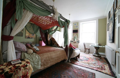 Glastonbury Casa | The Covenstead