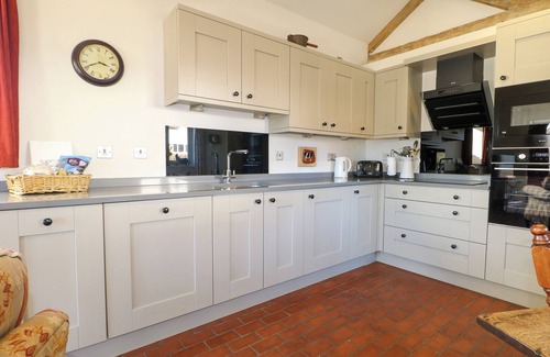 Sedlescombe Cabaña | THE COWSHED, family friendly, with a garden in Westfield