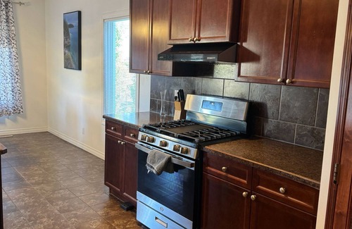 Evanston Casa | The Cozy 3 bedroom House + 2 Living Rooms +Game Room+2.5 Bath+ Central Heat & AC