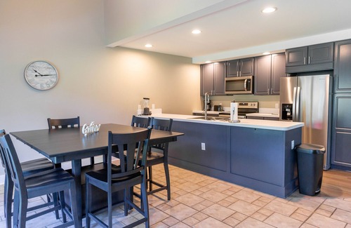 Caseville Condominio | The Cozy Canal Condo