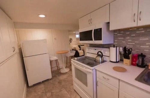People's Freeway Apartamento | The Cozy Casa - Perfect for Long Term Stays.