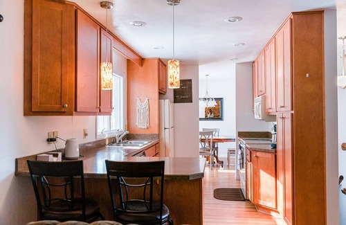 Nappanee Casa | The Cozy Cottage