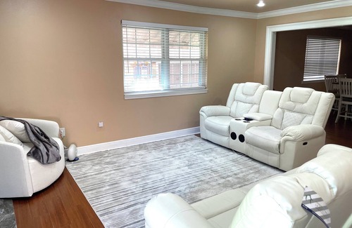 Tall Timbers - Brechtel Casa | The Cozy Getaway in New Orleans!