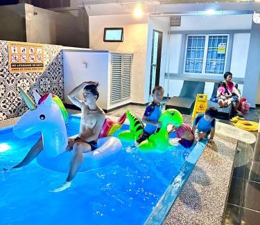 Sungai Pelek Casa | The Cozy Home Private Pool Villa 5BR 20pax
