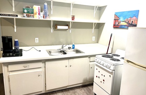 Green Acres Apartamento | The Cozy Place - Family and Pet friendly. Only 5 minutes away from UGA!