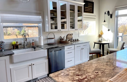 Marble Cabina | The Cozzi Lodge, a mountain retreat with all the comforts of a modern chalet.