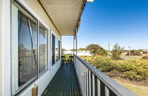 Lancelin Casa | The Cray Pot - Centre of it all