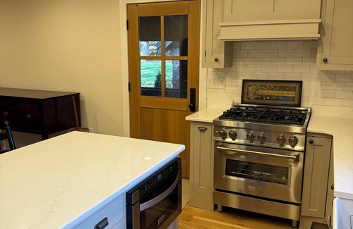 Abingdon Cabina | The Creekside Cabin