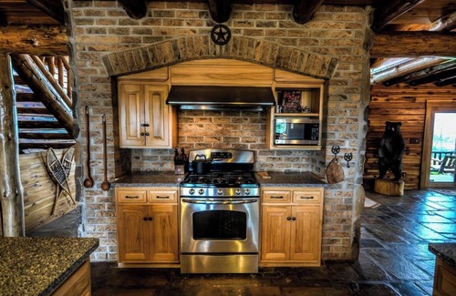 Keene Cabina | The Crest Lodge - Cabin w/Hot Tub - Game, Bar & Theatre Rooms