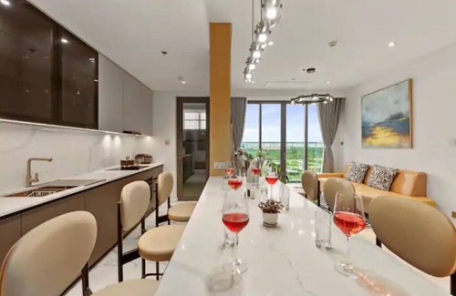 Ho Chi Minh City Apartamento | #The Crest Lux Bathtub-panoramic city view.