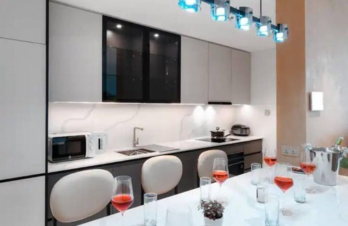 Ho Chi Minh City Apartamento | #The Crest Lux Bathtub-panoramic city view.