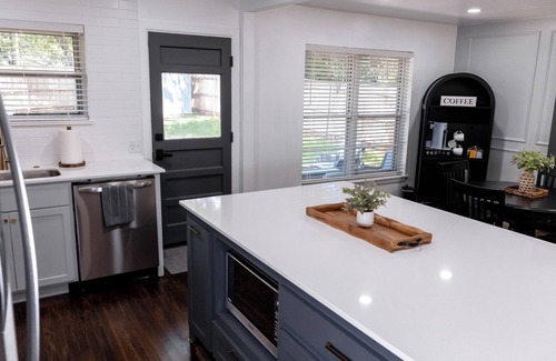 Norman Casa | The Crimson Rose - newly renovated! 3 bed/2 bath, walking distance to OU campus