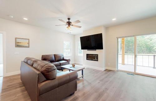 Eagle River Casa | The Crossing at Lake Forest- 39