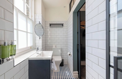 Hackney Central Casa | The Crown Pub & Guesthouse