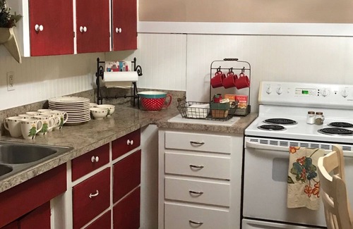 Chattaroy Casa | ¡Remodelé esta granja de 1912 solo para ti!