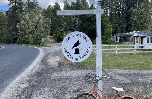 Chattaroy Casa | ¡Remodelé esta granja de 1912 solo para ti!