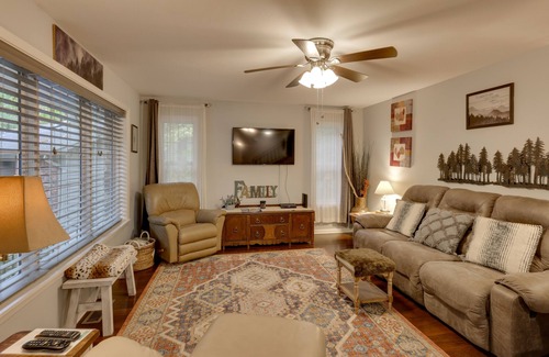 Hot Springs Village Casa | The Crystal House w/ Sunroom & Golf Green Views!