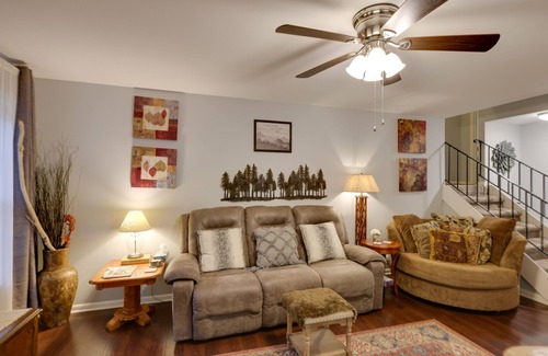 Hot Springs Village Casa | The Crystal House w/ Sunroom & Golf Green Views!