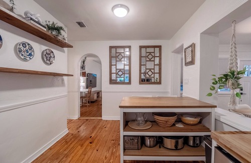 Lakeland Casa | The Cumberland Cottage Downtown, Florida Southern College, Lake Morton- Sleeps10