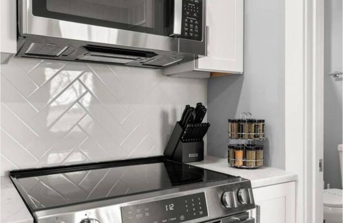 Kingman Park Apartamento | The DC Getaway+2BD condo+Private Parking