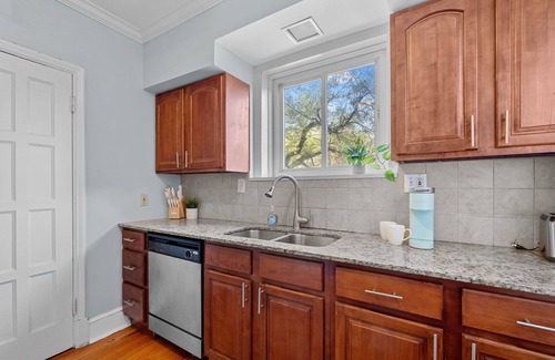 University City Casa | The Delmar Darling - Walk to Loop + Near Wash U