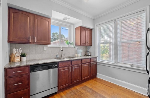 University City Casa | The Delmar Darling - Walk to Loop + Near Wash U