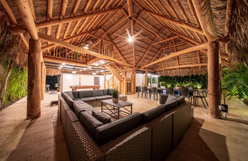 Tropic Palms Casa | The Delray Palms🌴 Tiki Haven of Bliss Saltwater Splash & Play 4BD Live Vibes