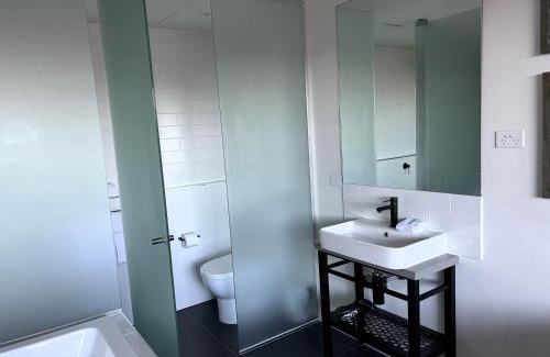 Geelong Apartamento | THE DEVLIN APARTMENTS 2 Bedroom Apartment near GMHBA stadium in Geelong - G01