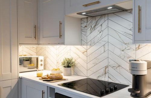 North West Apartamento | The Devonshire Suite - Your 5 STAR West End Stay!