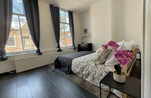 Ijsselmonde Cama Y Desayuno | The Diesel Bed and Breakfast