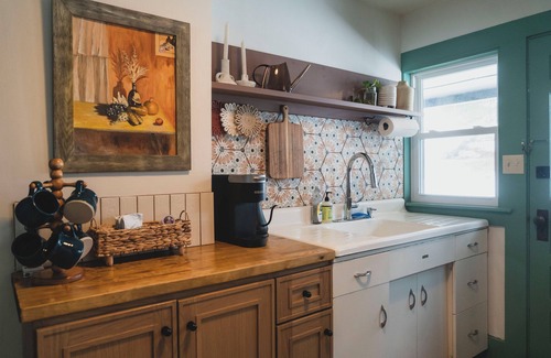 Cavendish Casa | The Dorothy-10 minutes from Okemo- freshly renovated