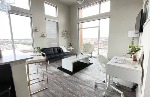 Cedars Apartamento | The Downtown Charmer w/ a beautiful VIEW!