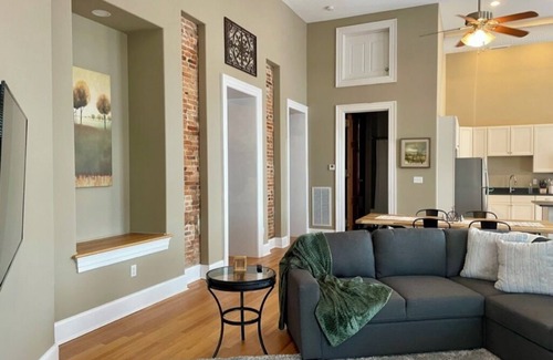 Downtown Cambridge Condominio | The Drinking Gourd: Stunning Penthouse in Historic Downtown Cambridge