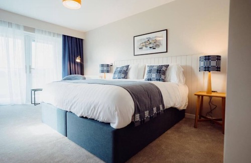 Tenby Hotel | The Dunes