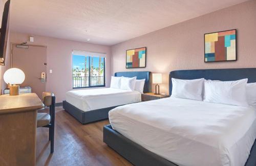 Downtown Palm Springs Hotel | The Dunes Hotel (Palm Springs)