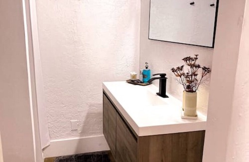 Lincolnville Hotel | The Dylan Suites 4 - Steps from Downtown & Flagler