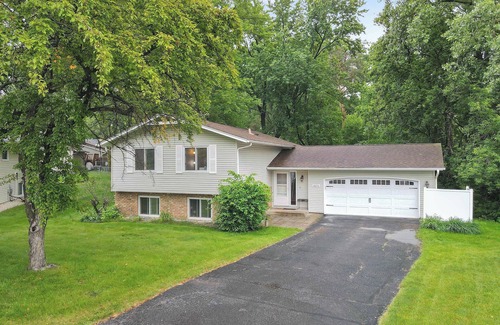 Eden Prairie Casa | The Eden Escape - peaceful retreat in the suburbs