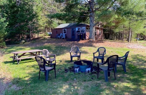 Hayward Cabina | The Edgewater Cabin-Lakeside Paradise