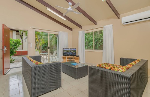 Arorangi Complejo | The Edgewater Resort & Spa