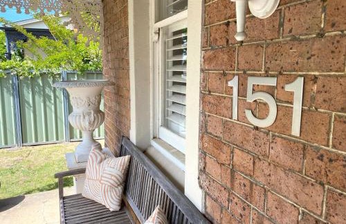 Orange Casa | The Edward Townhouse 151 - Tastefully Styled