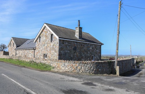 Dwyran Cabaña | The Elberry