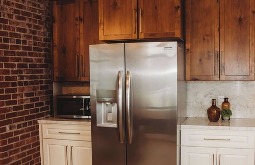 Leitchfield Apartamento | The Eleanor. 2 King bed/ 2 full bath