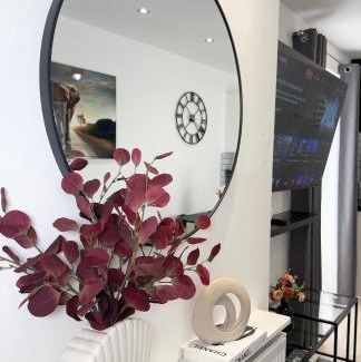 Northampton Apartamento | 'The Elegant Comfort' - A Stunning Luxury 2-Bed Flat with Private Garden & Patio - Free Parking