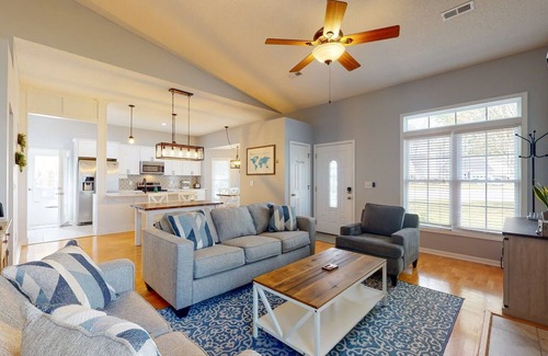 Murraysville Cabaña | The Enchanted Cottage | Themed Bedroom | Playset