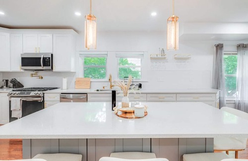 Milton Casa | The Enchanted Red Doors