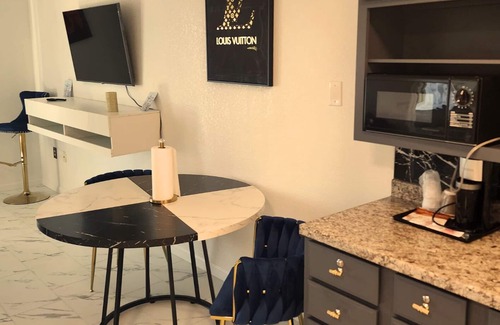 Roswell Hotel | The Enchanted Suites & Residence