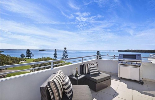 The Entrance Apartamento | The Entrance Waterfront Penthouse+Jacuzzi+BBQ