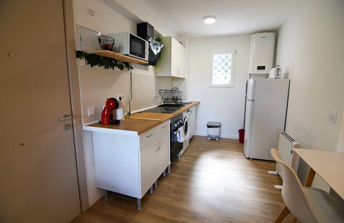 San Martín de Valdeiglesias Apartamento | The Grand Lakeview Retreat