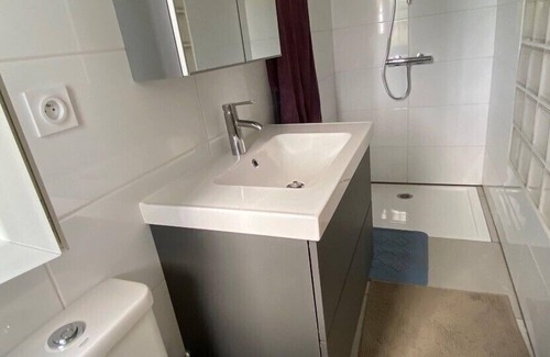 Puisserguier Apartamento | The esplanade, apartment in the city center in a quiet area