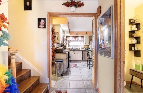 Hoffman Estates Casa | The Estates Suite con estacionamiento y espacio de oficina